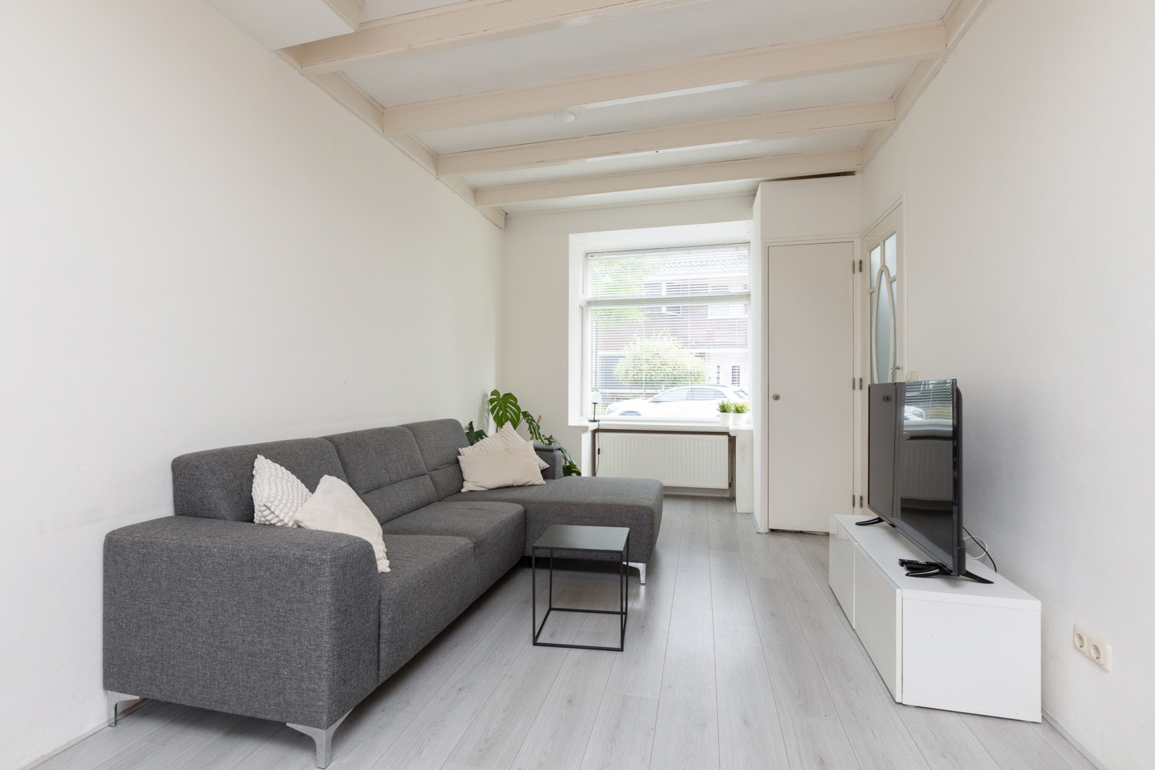 Tussenwoning te koop: Kapelstraat 33, Sneek