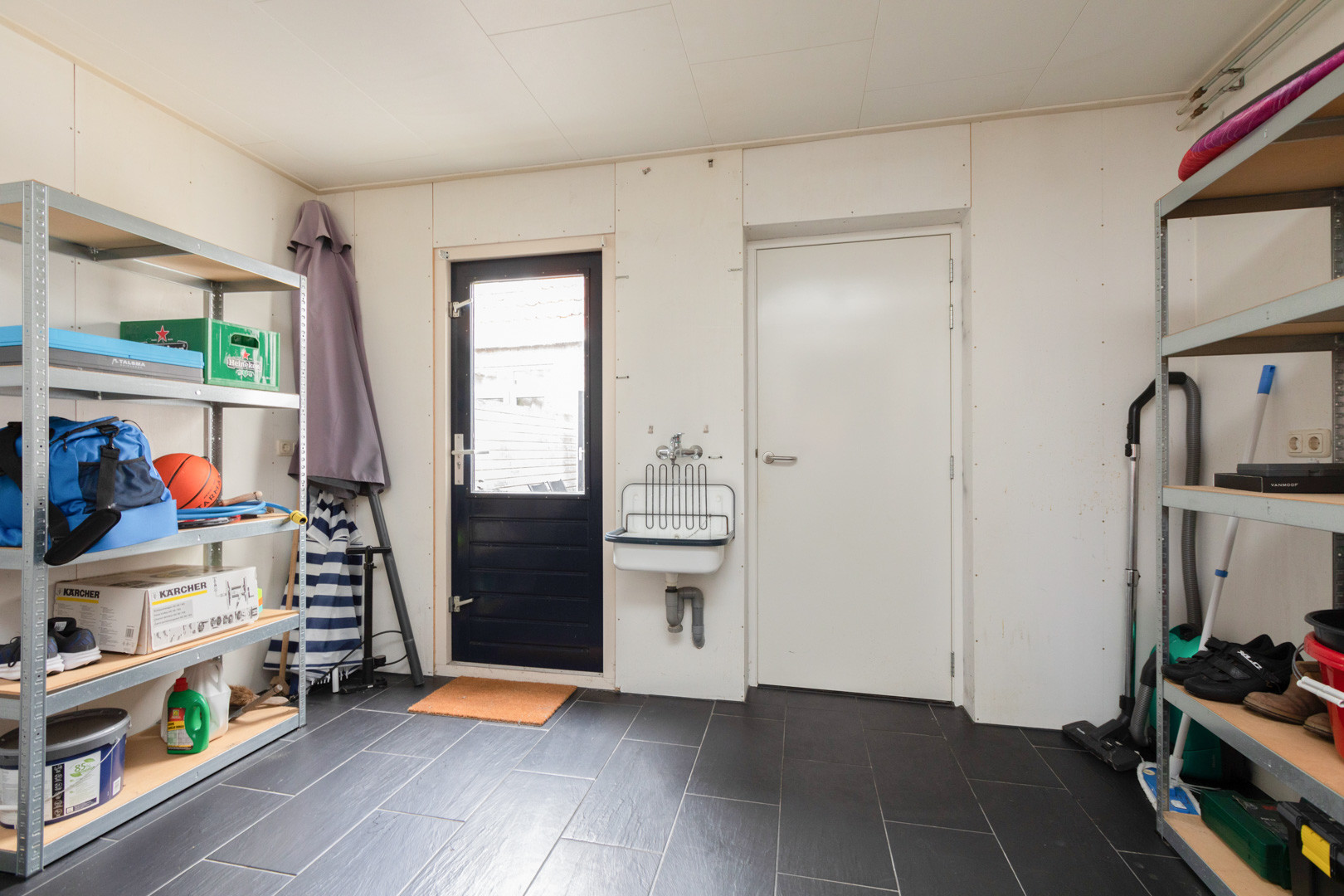 Tussenwoning te koop: Kapelstraat 33, Sneek