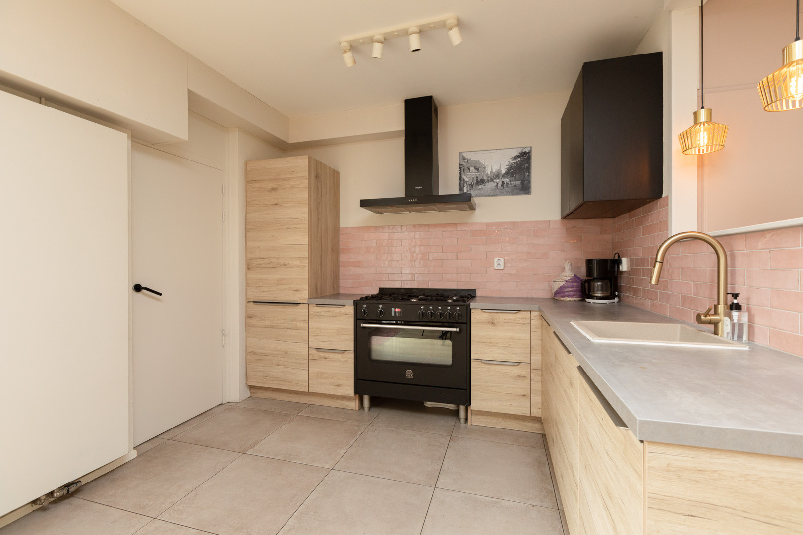 Tussenwoning te koop: Dr. W. Dreesstraat 6, Sneek