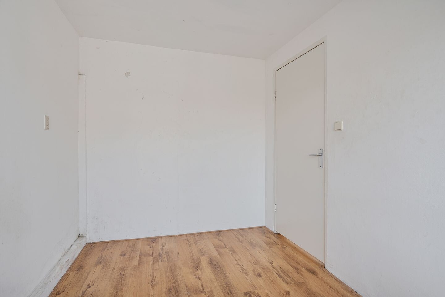 Tussenwoning te koop: de Bourbonstraat 11, Sneek