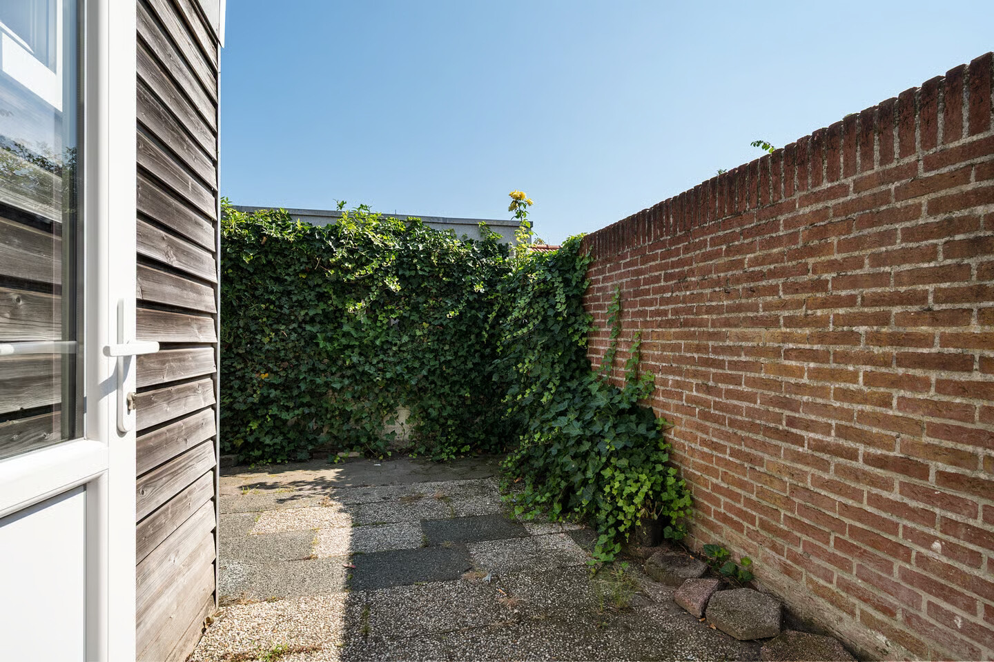 Tussenwoning te koop: de Bourbonstraat 11, Sneek