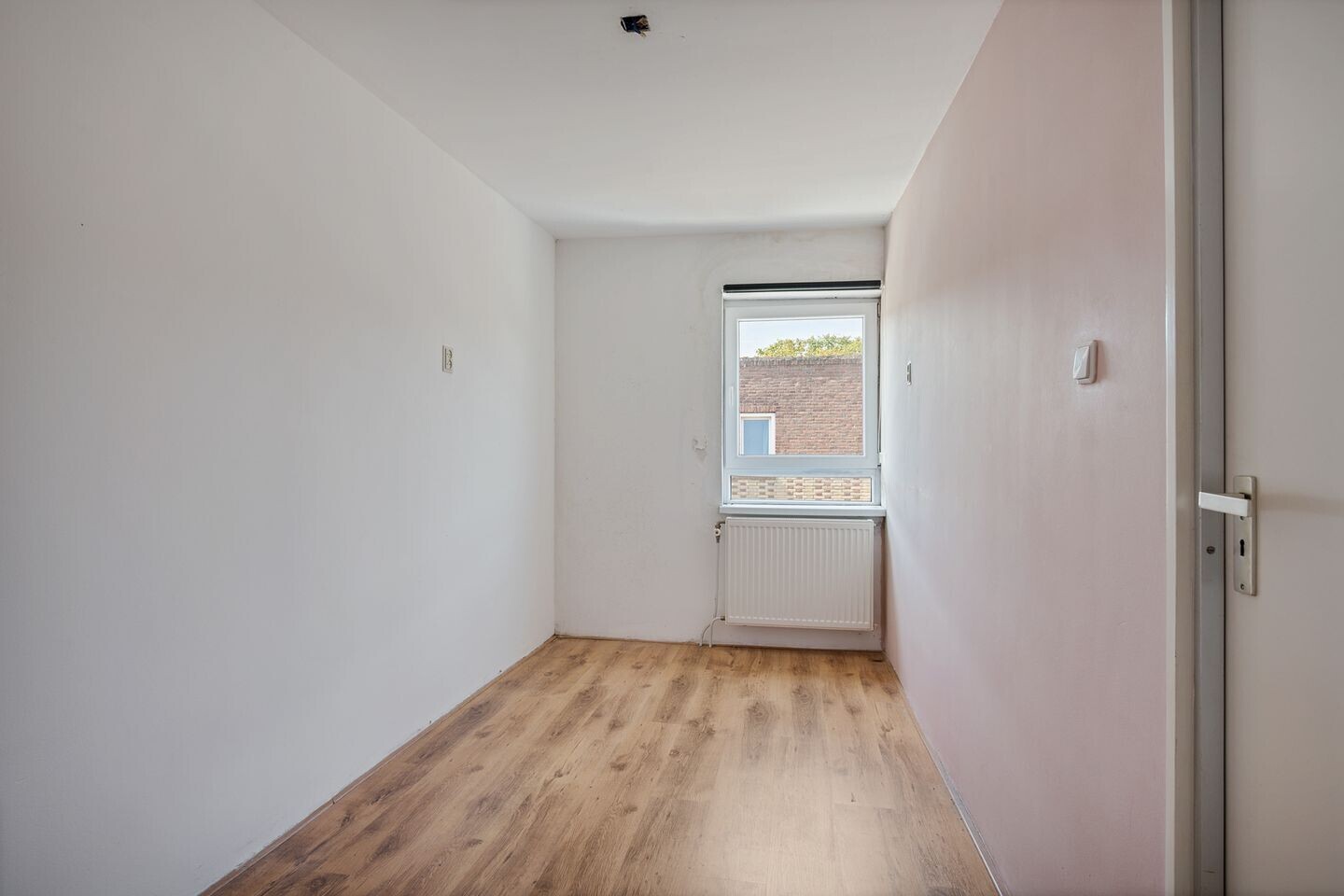 Tussenwoning te koop: de Bourbonstraat 11, Sneek