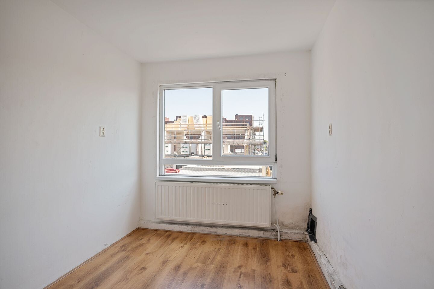 Tussenwoning te koop: de Bourbonstraat 11, Sneek