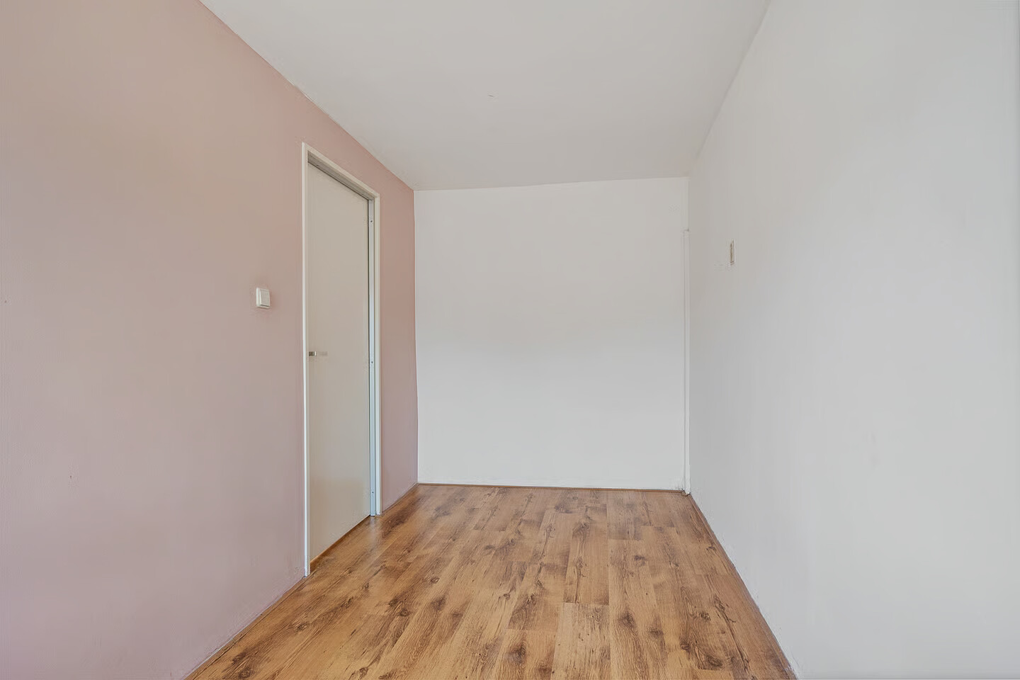Tussenwoning te koop: de Bourbonstraat 11, Sneek