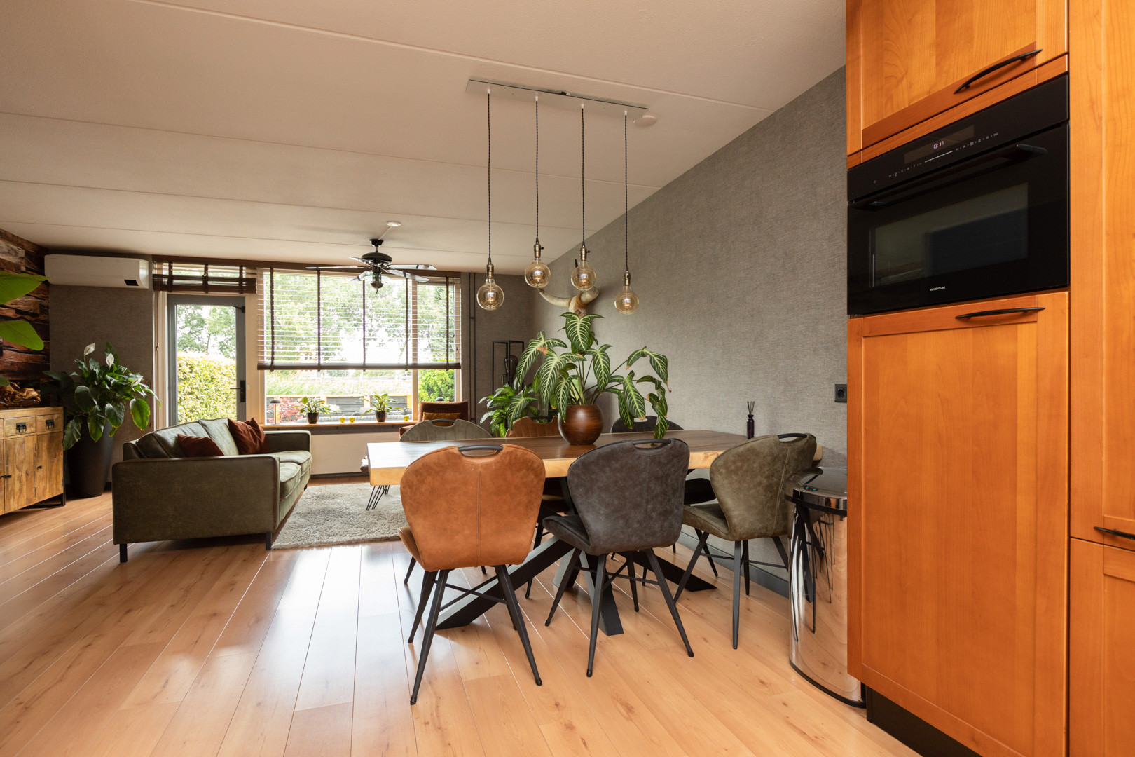 Tussenwoning te koop: Kamille 13, Sneek