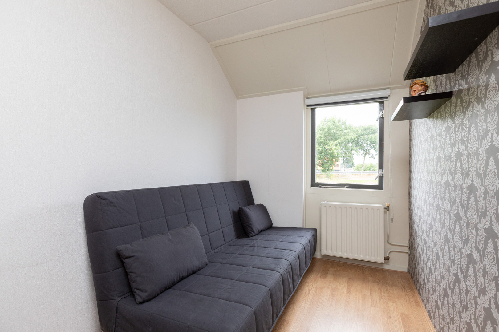 Tussenwoning te koop: Kamille 13, Sneek