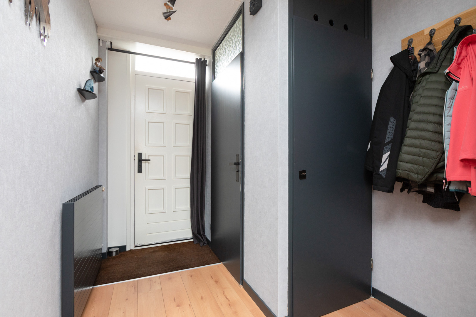Tussenwoning te koop: Kamille 13, Sneek