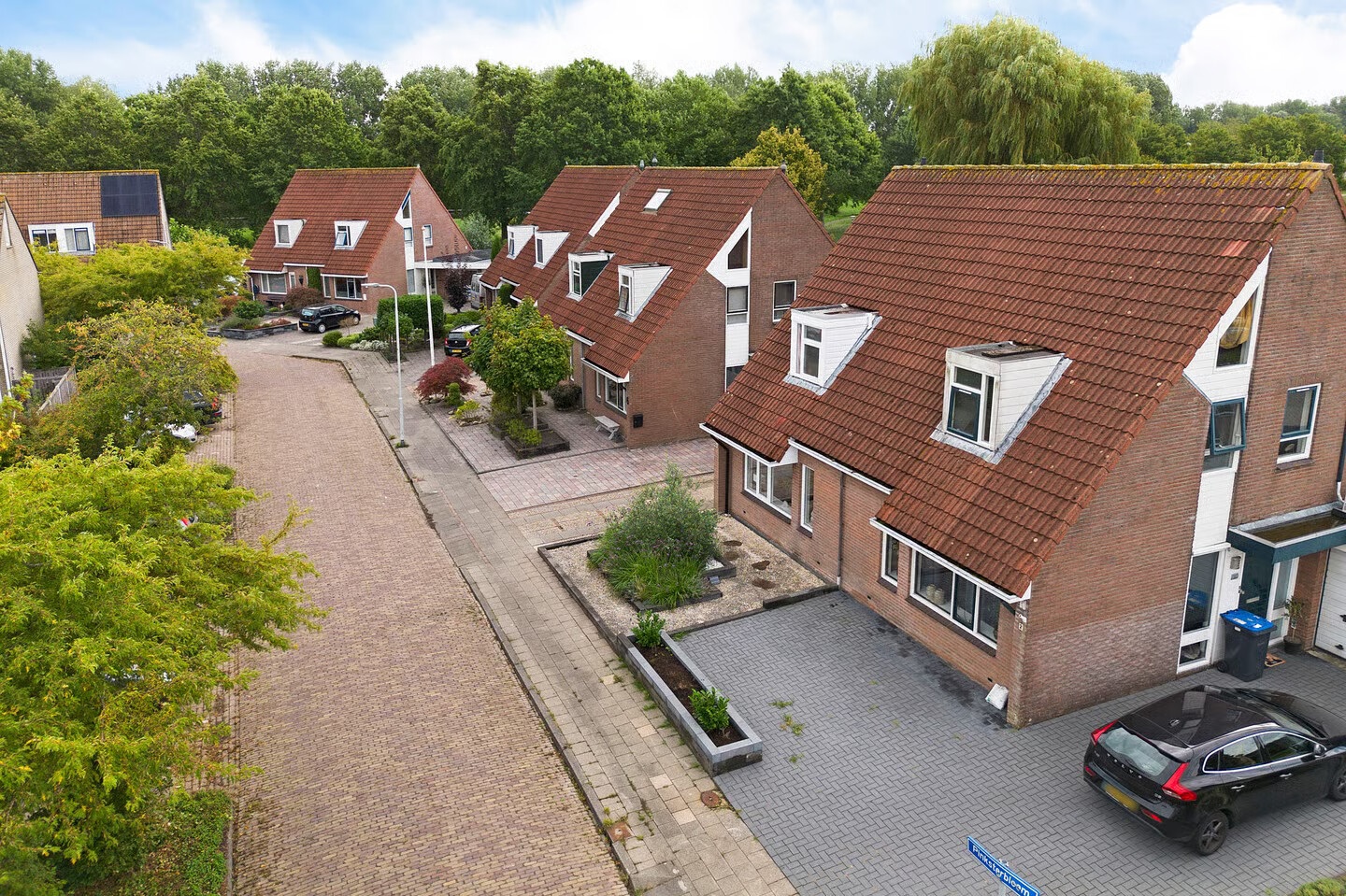 Tussenwoning te koop: Pinksterbloem 4, Sneek