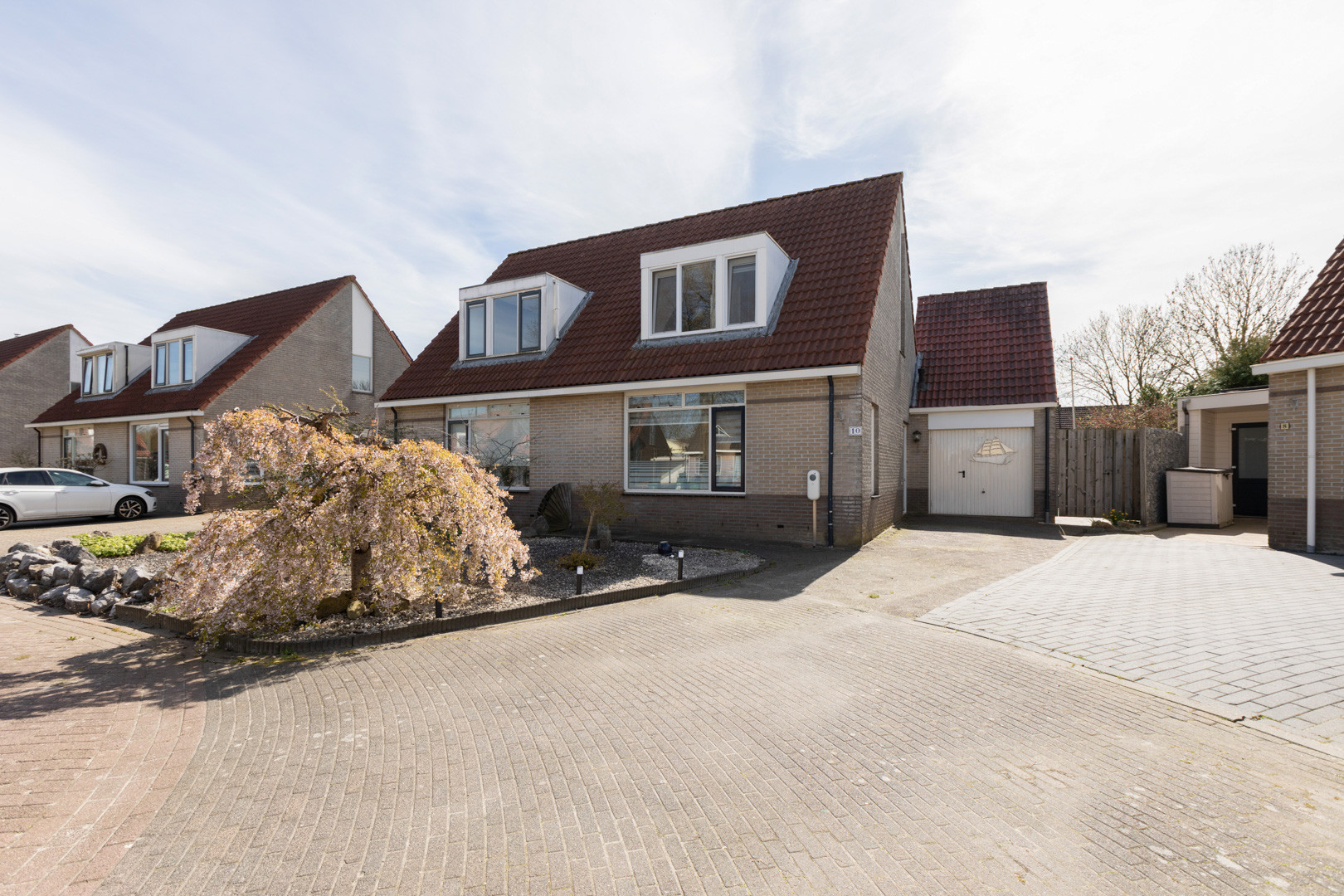 Hoekwoning te koop: Zonnedauw 10, Sneek