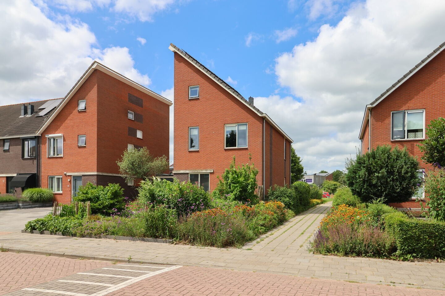 Hoekwoning te koop: Dagpauwoog 30, Sneek