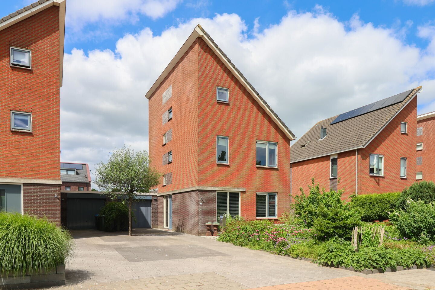 Hoekwoning te koop: Dagpauwoog 30, Sneek