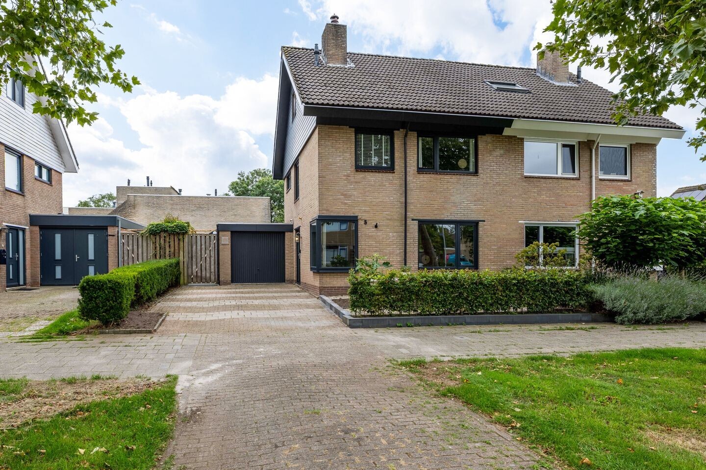 Twee-onder-één-kap te koop: Molenkrite 5, Sneek