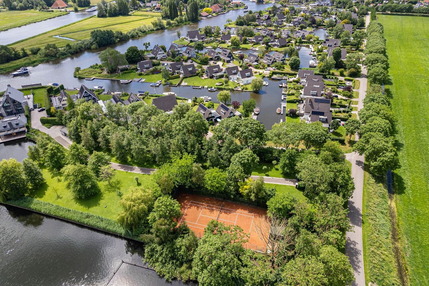 Twee-onder-één-kap te koop: Bybaen 4, Uitwellingerga