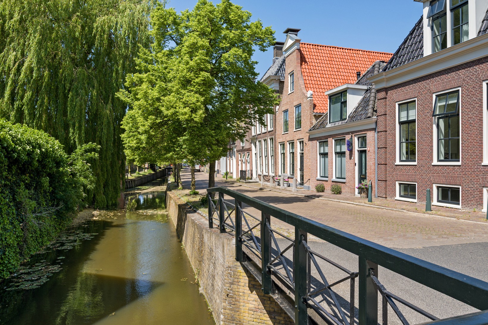 Tussenwoning te koop: Broerestraat 14, Bolsward