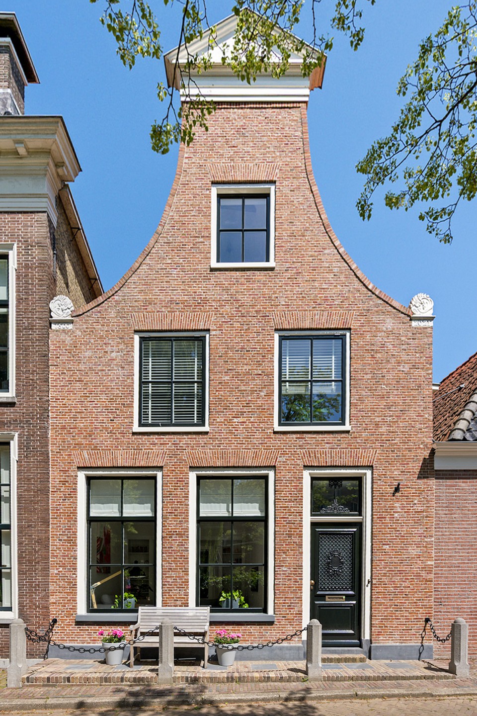 Tussenwoning te koop: Broerestraat 14, Bolsward