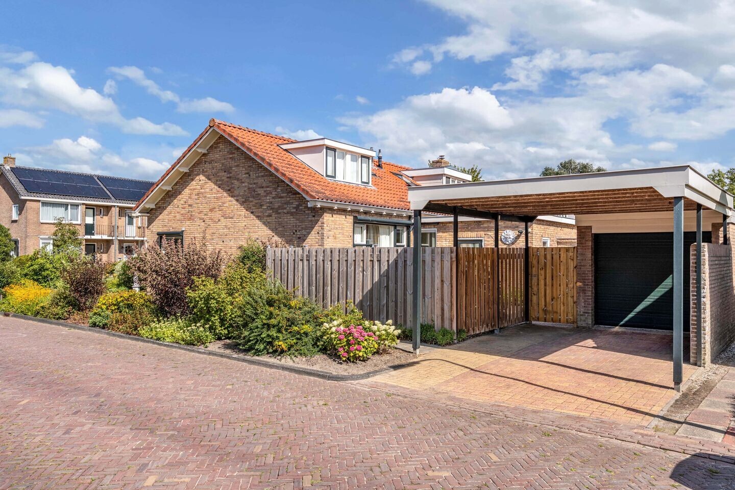 Hoekwoning te koop: Lammert Hofstrastraat 12, Franeker