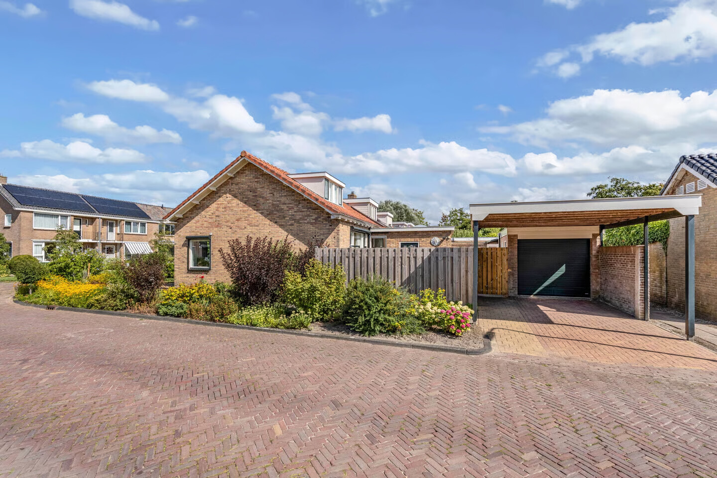 Hoekwoning te koop: Lammert Hofstrastraat 12, Franeker