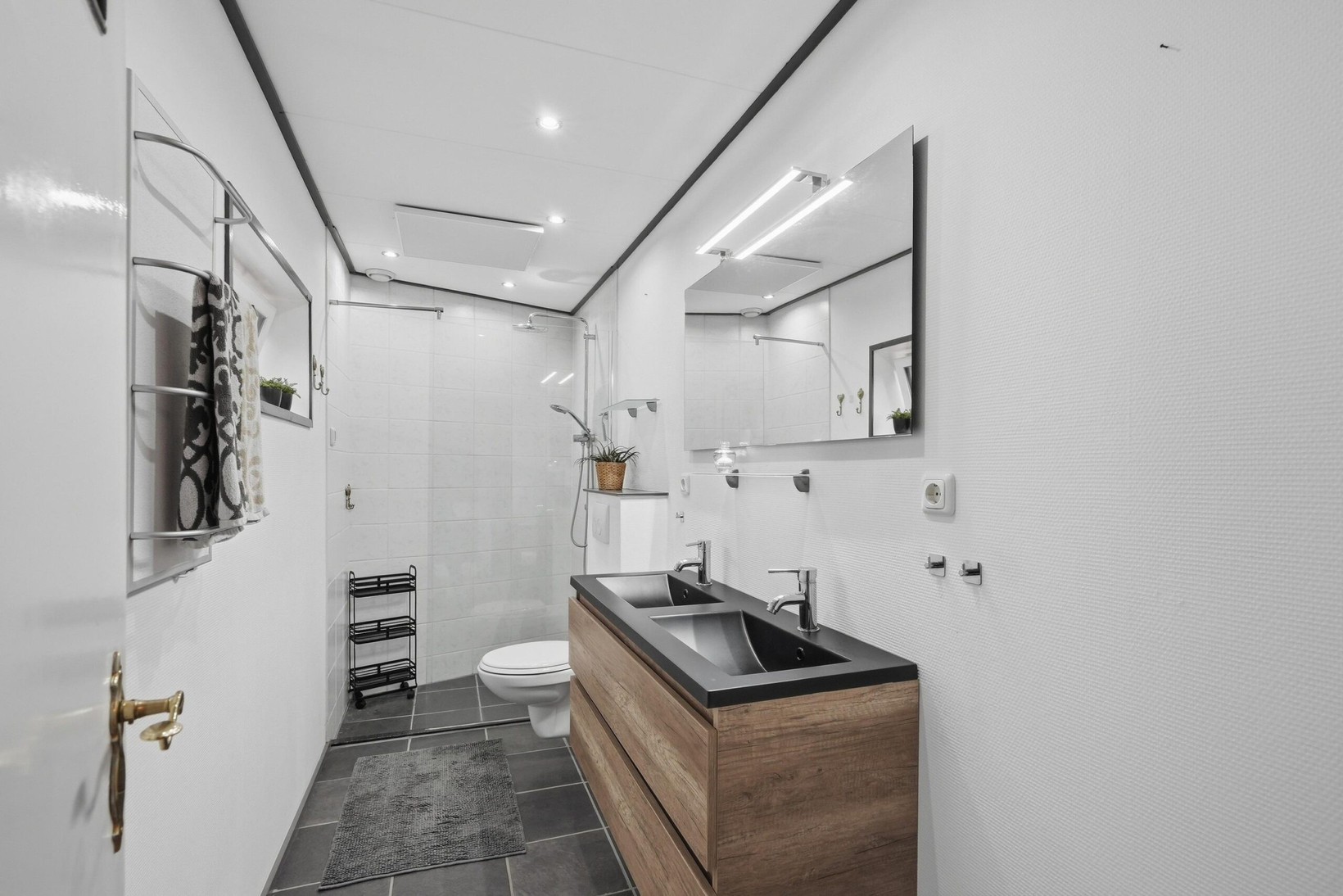 Vrijstaande woning te koop: Lidlumerwei 12, Oosterbierum