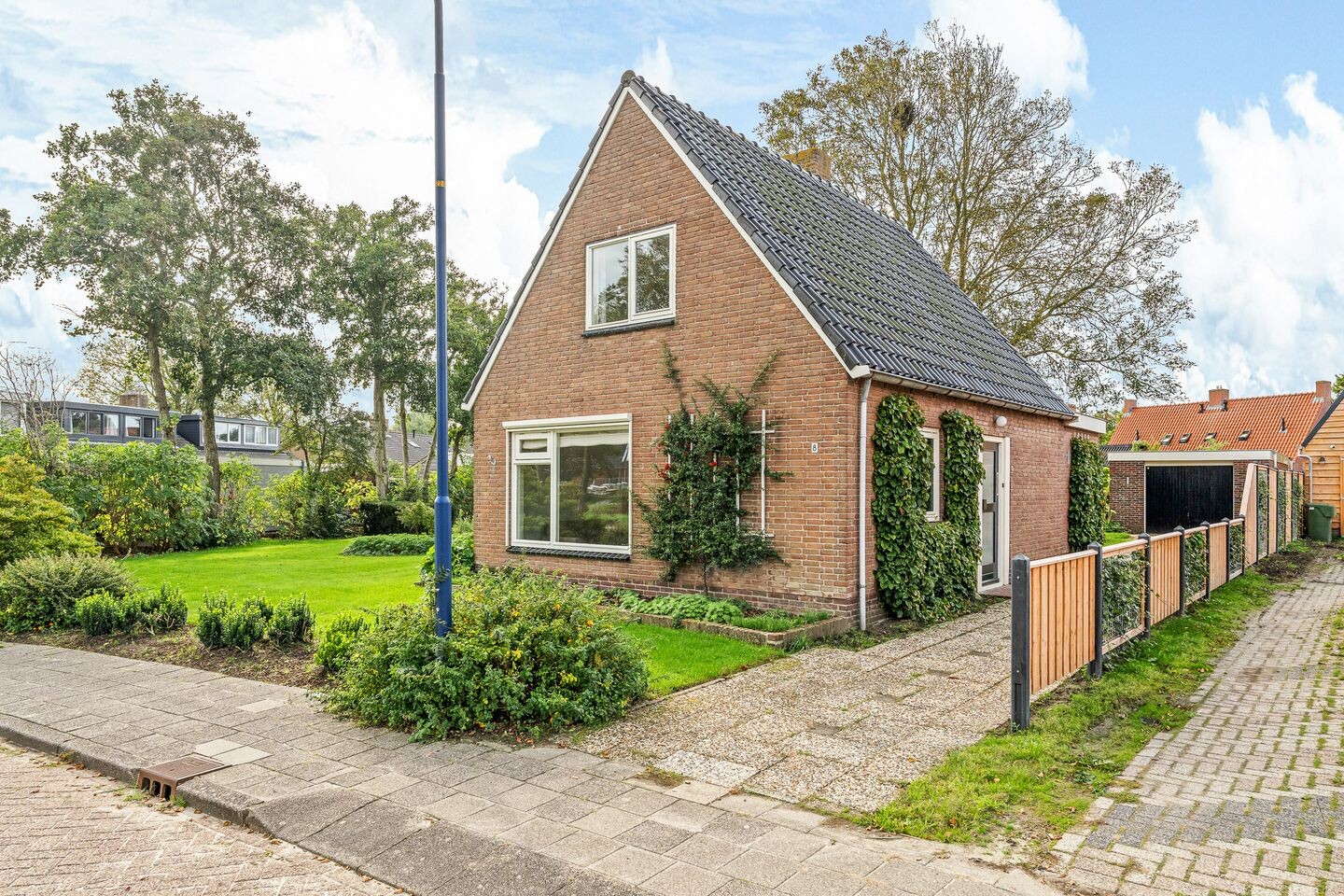 Vrijstaande woning te koop: Buorfinneleane 8, Sexbierum