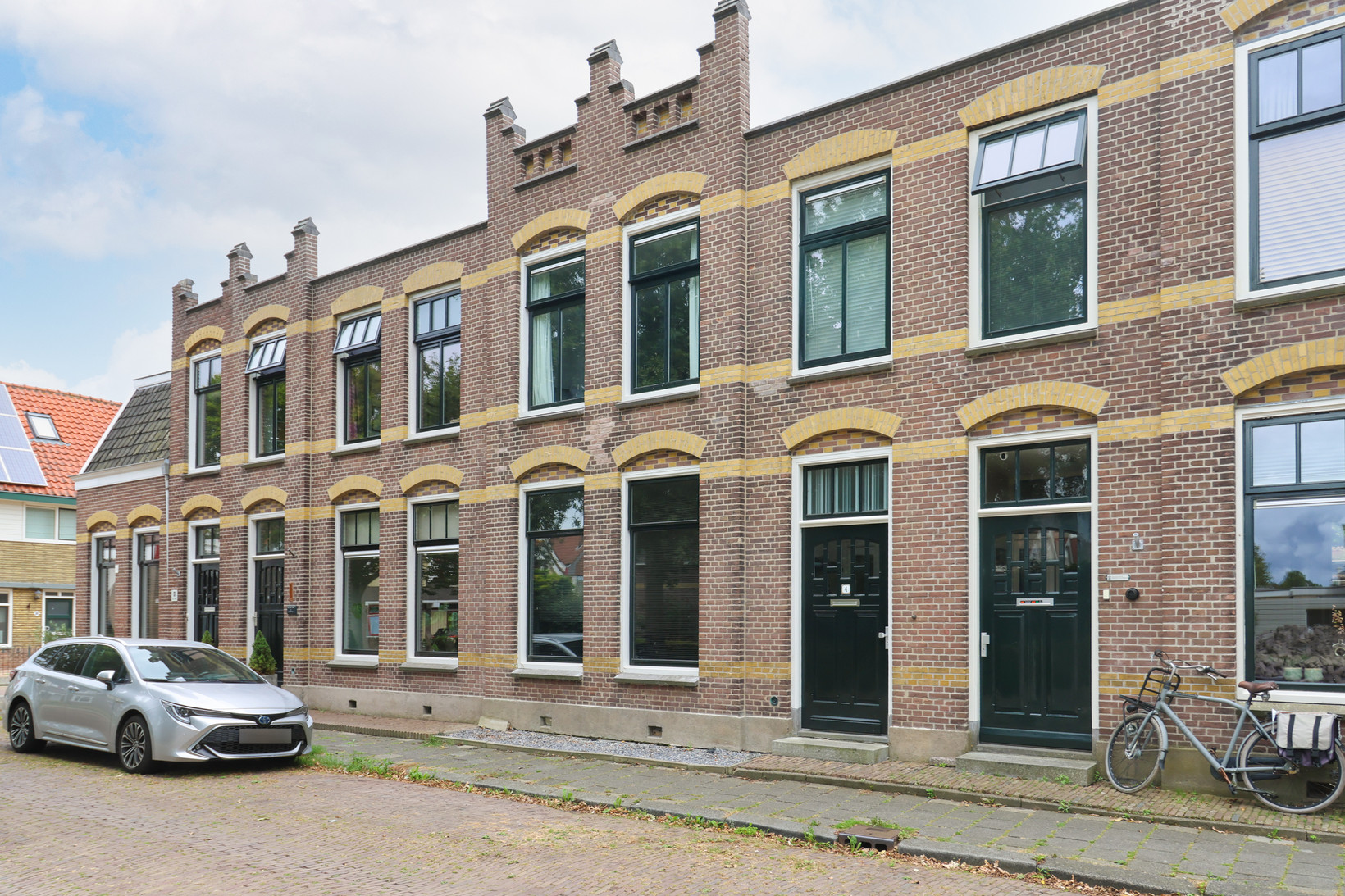 Tussenwoning te koop: Ambachtsschoolstraat 4, Harlingen