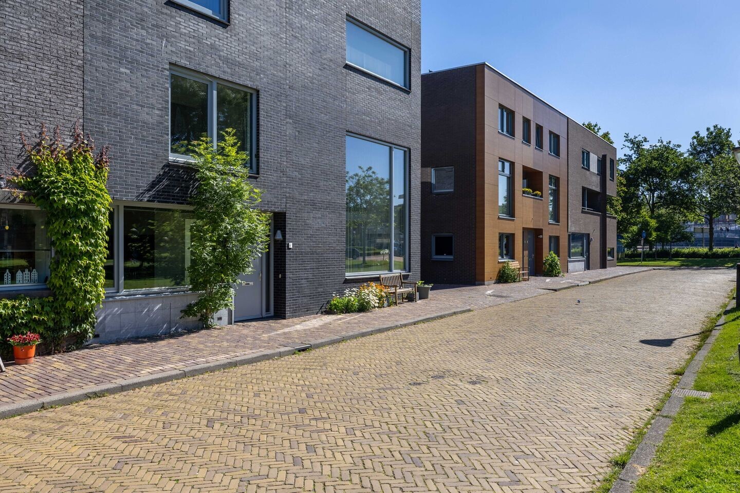 Tussenwoning te koop: Arendstuin 10, Leeuwarden