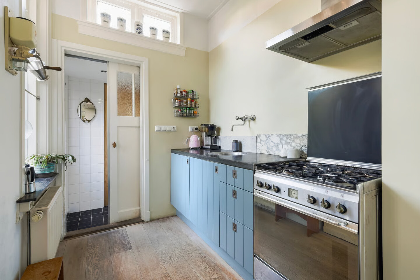 Tussenwoning te koop: Deinumerstraat 6, Leeuwarden