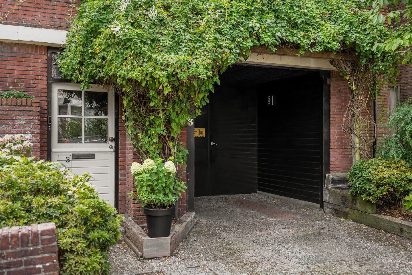 Vrijstaande woning te koop: Dronrijperstraat 3, Leeuwarden