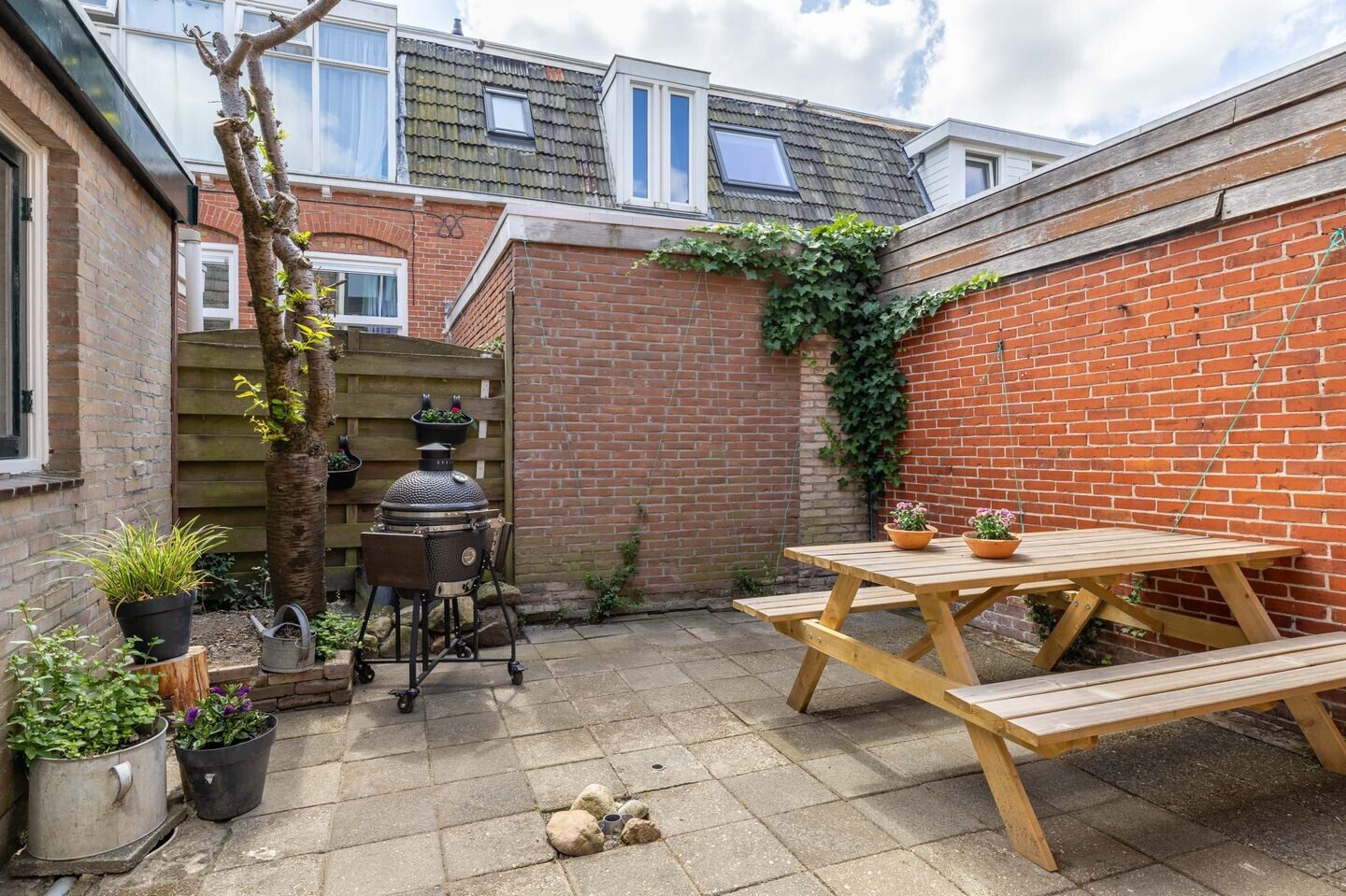 Twee-onder-één-kap te koop: Harlingerstraat 21, Leeuwarden