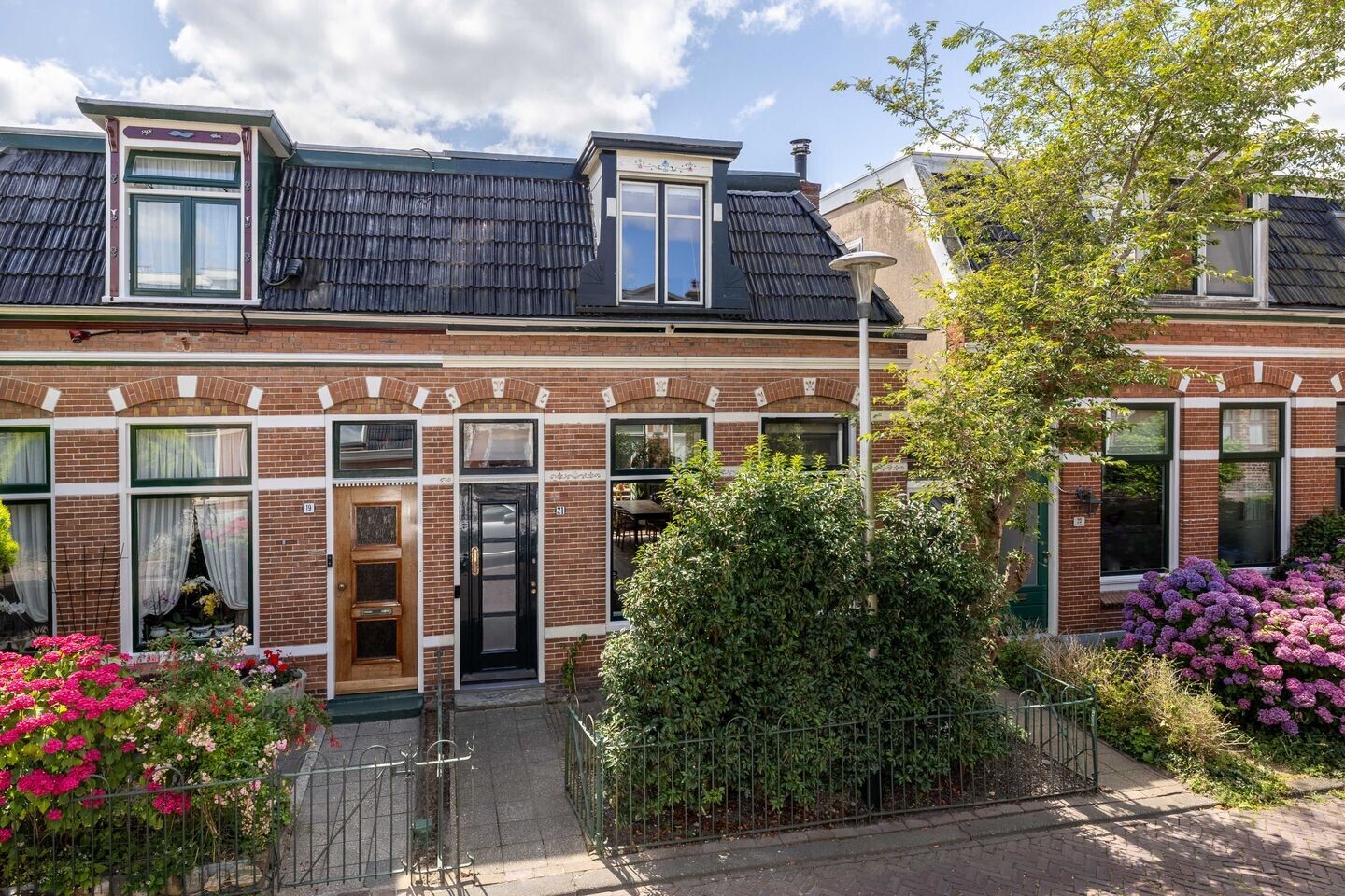 Twee-onder-één-kap te koop: Harlingerstraat 21, Leeuwarden
