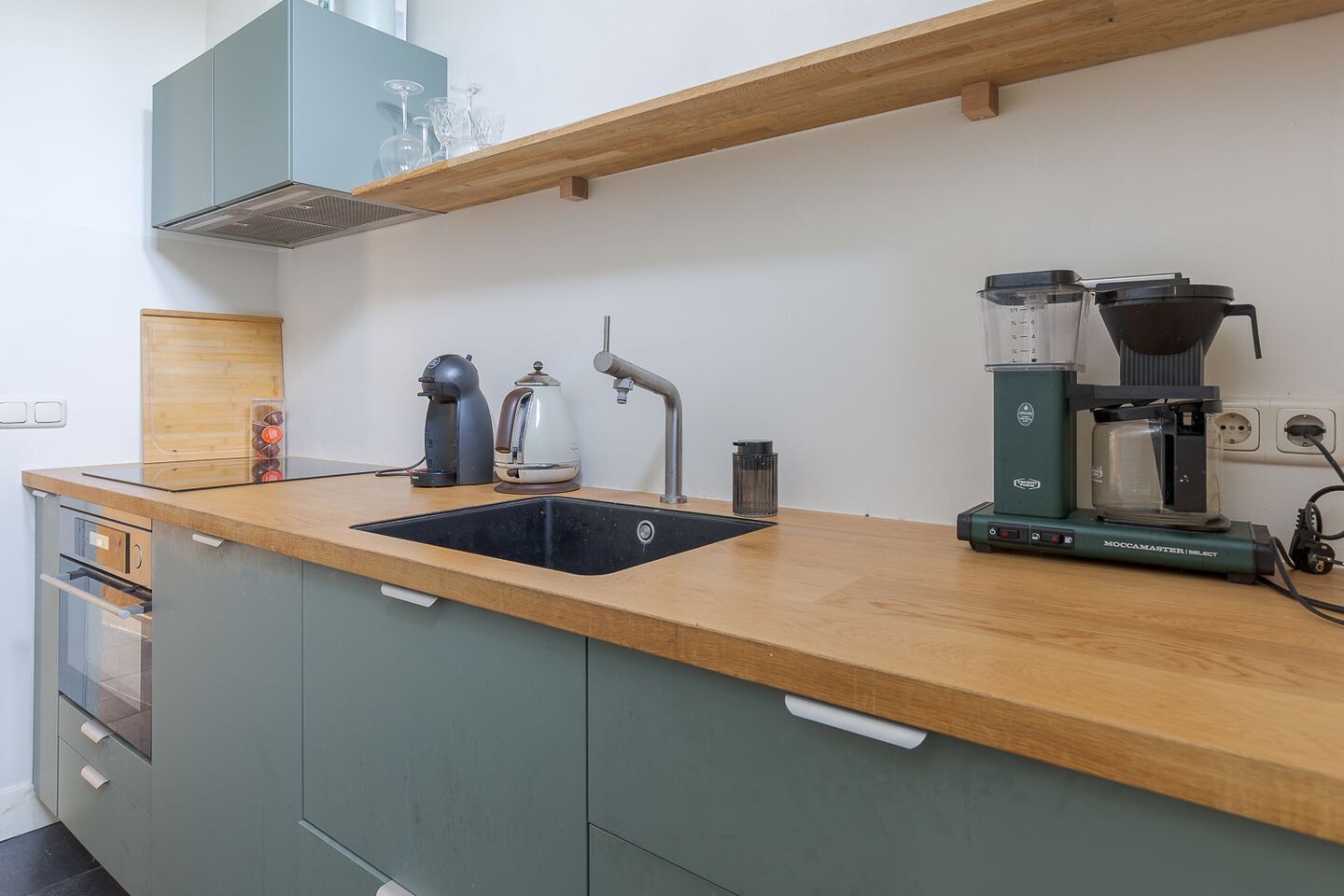 Tussenwoning te koop: Elizabethstraat 18, Leeuwarden