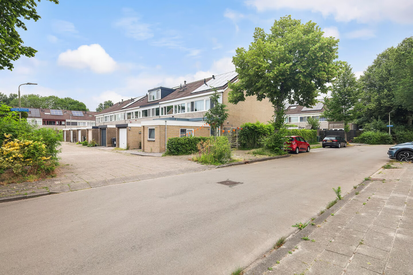 Tussenwoning te koop: REINDER BROLSMAWEI 65, Leeuwarden