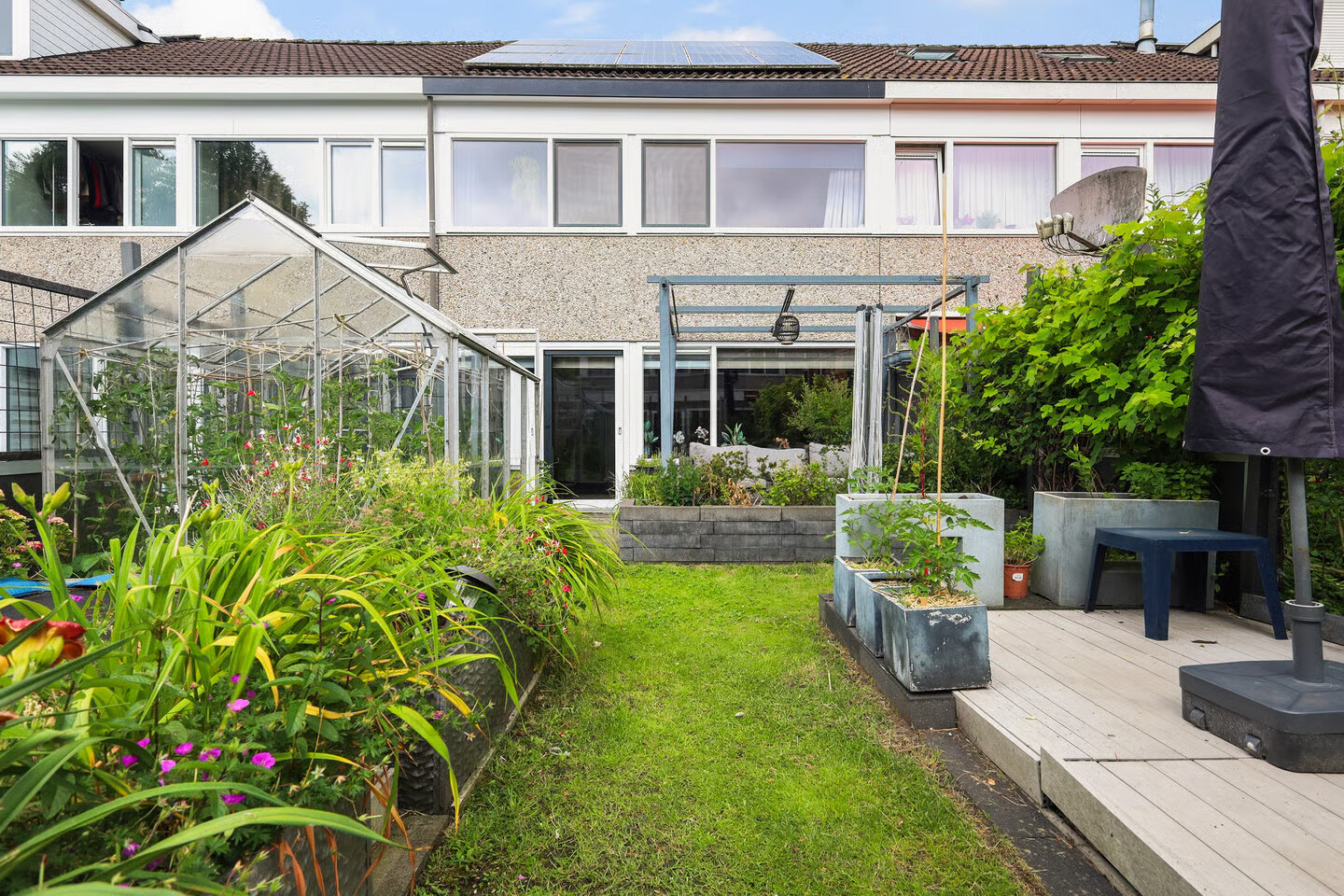 Tussenwoning te koop: REINDER BROLSMAWEI 65, Leeuwarden