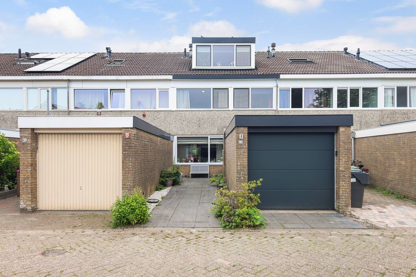 Tussenwoning te koop: REINDER BROLSMAWEI 65, Leeuwarden