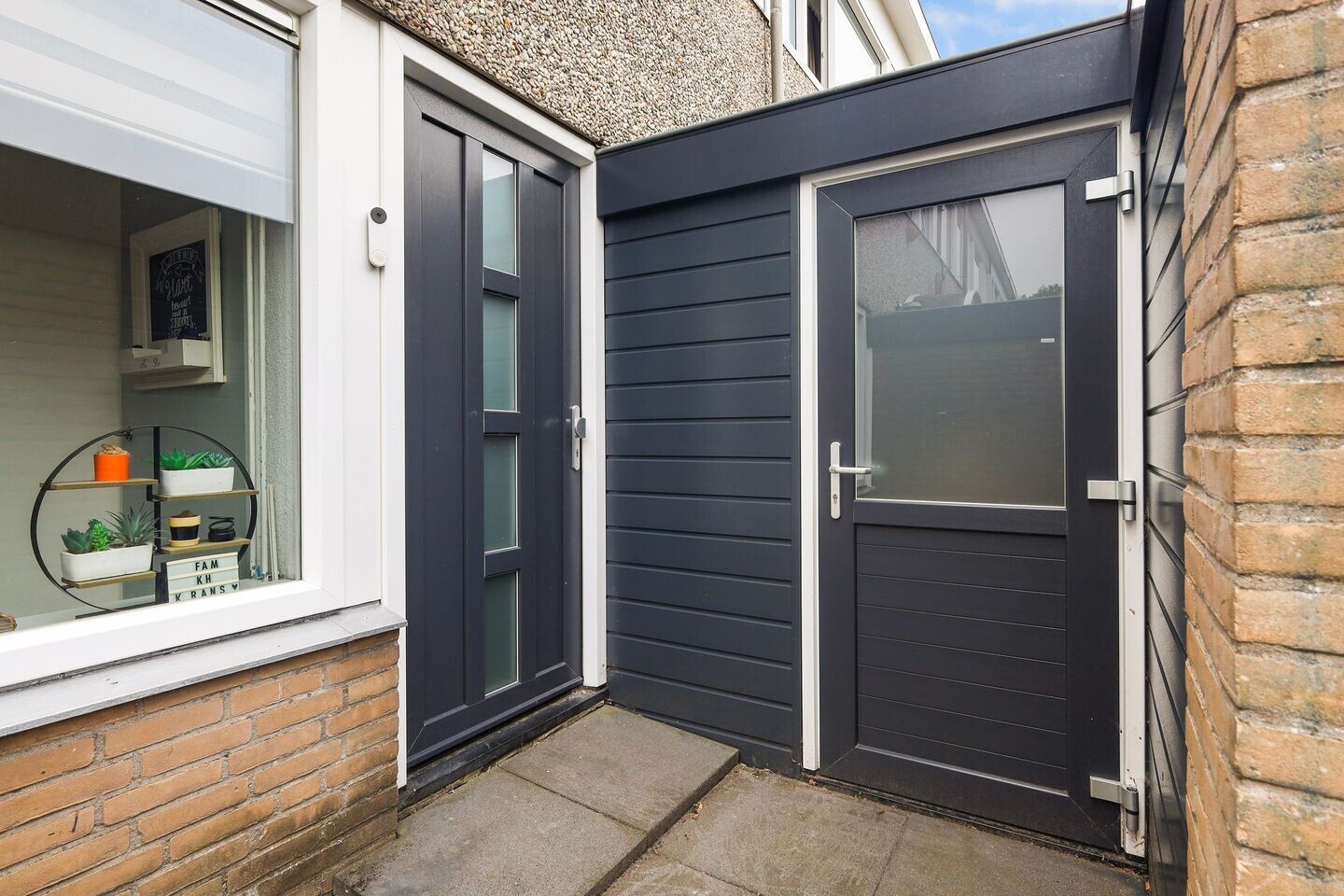 Tussenwoning te koop: REINDER BROLSMAWEI 65, Leeuwarden