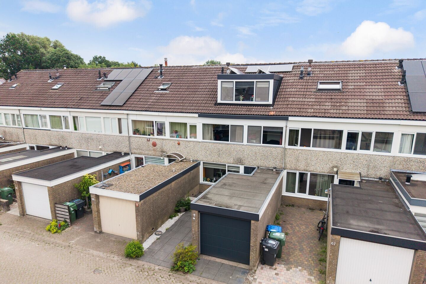 Tussenwoning te koop: REINDER BROLSMAWEI 65, Leeuwarden