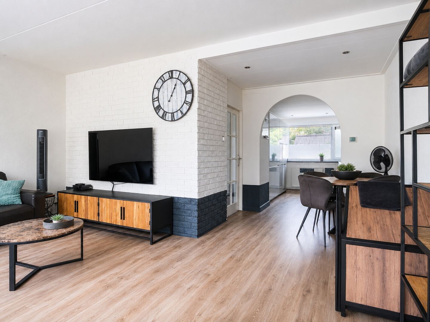 Tussenwoning te koop: Gerben Colmjonwei 189, Leeuwarden