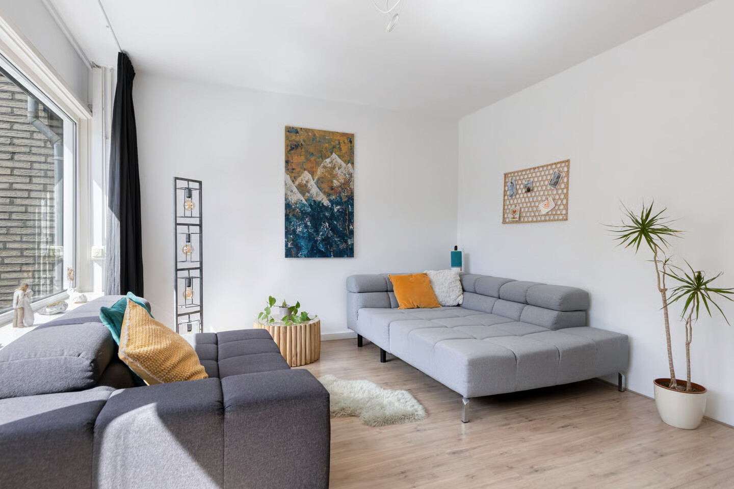Hoekwoning te koop: Gerben Colmjonwei 10, Leeuwarden