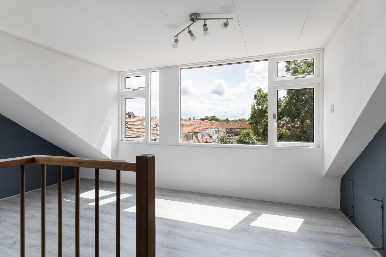 Hoekwoning te koop: Brahmsstraat 1, Leeuwarden