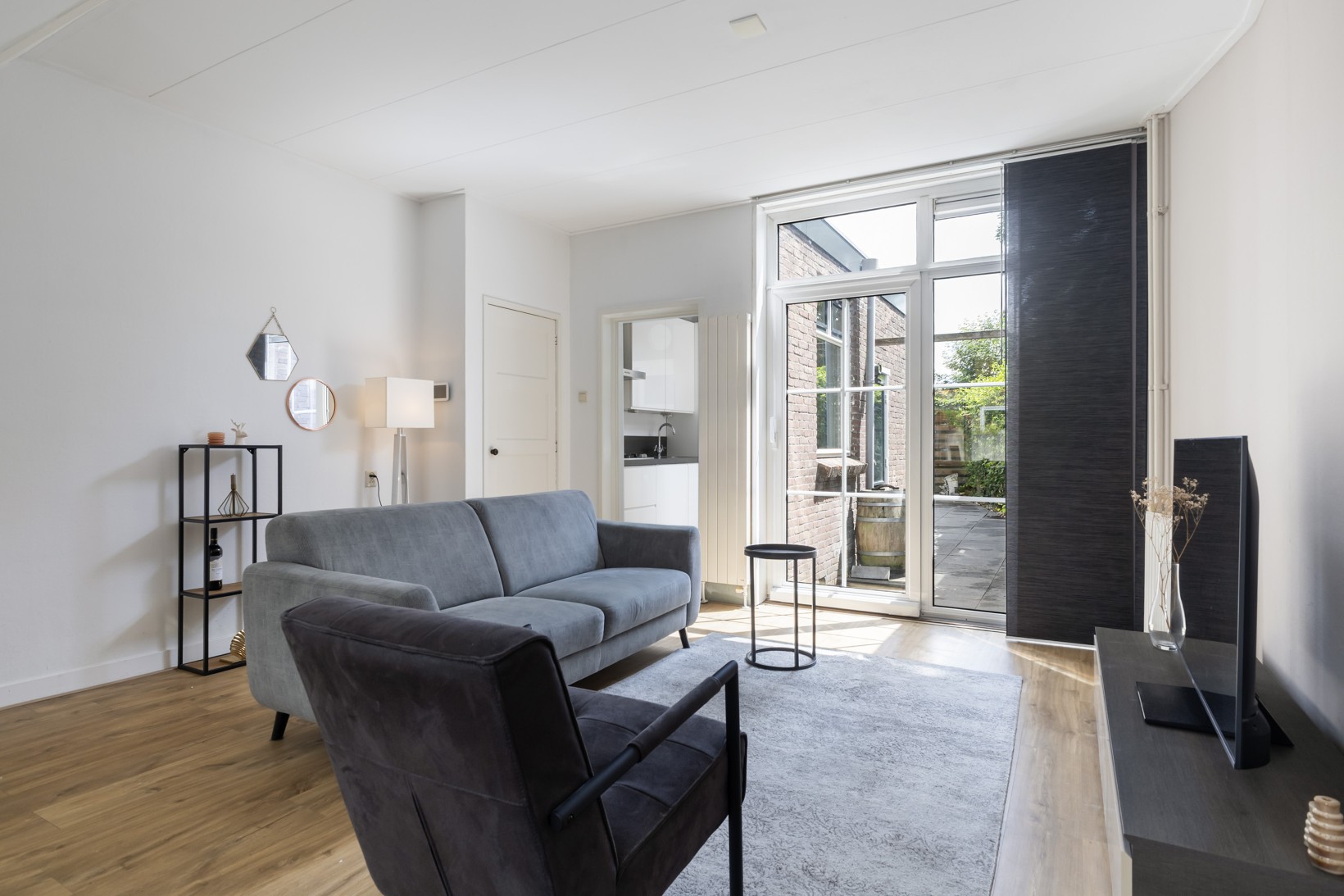 Hoekwoning te koop: Brahmsstraat 1, Leeuwarden