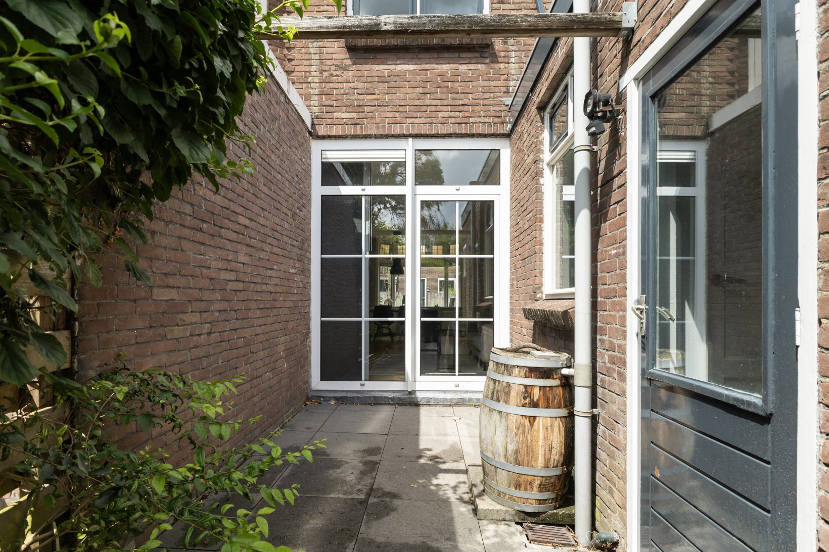 Hoekwoning te koop: Brahmsstraat 1, Leeuwarden