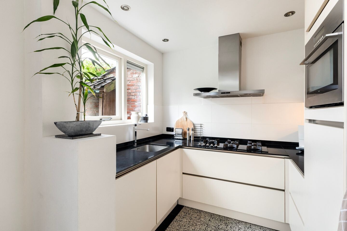 Hoekwoning te koop: Lijsterstraat 38, Leeuwarden