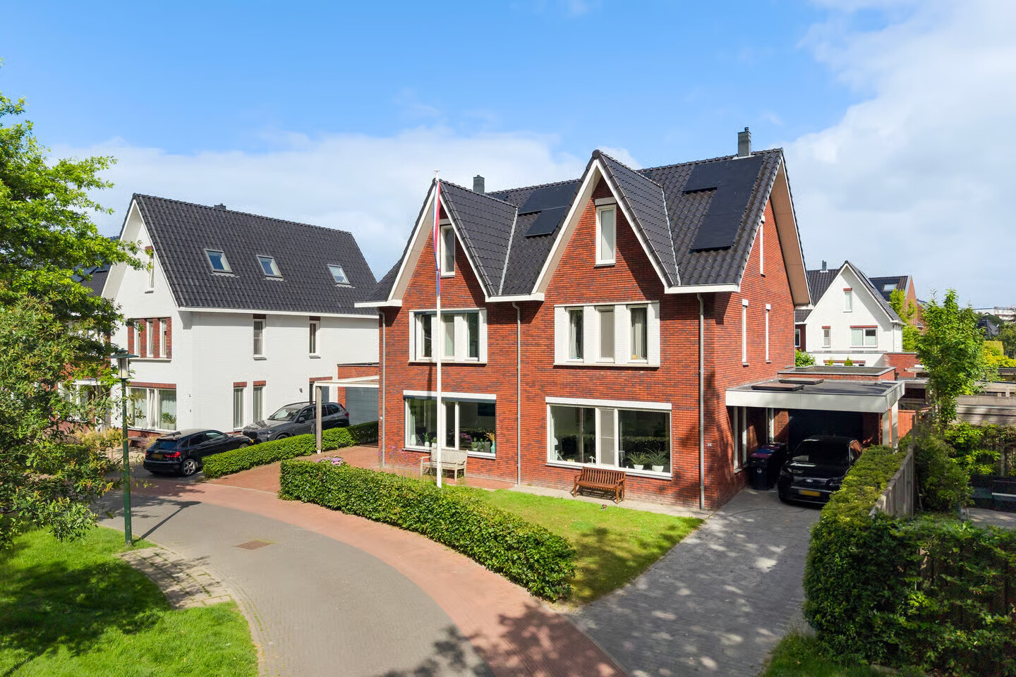 Twee-onder-één-kap te koop: Walburgastraat 27, Leeuwarden