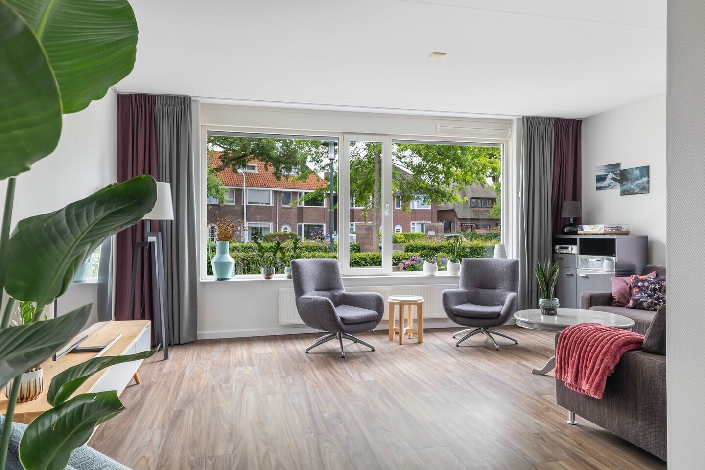 Twee-onder-één-kap te koop: Walburgastraat 27, Leeuwarden