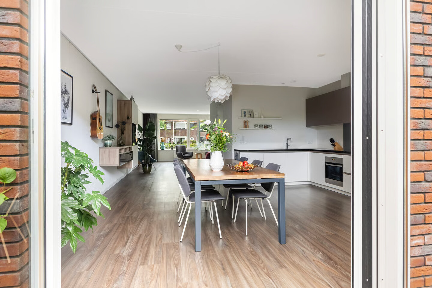 Twee-onder-één-kap te koop: Walburgastraat 27, Leeuwarden