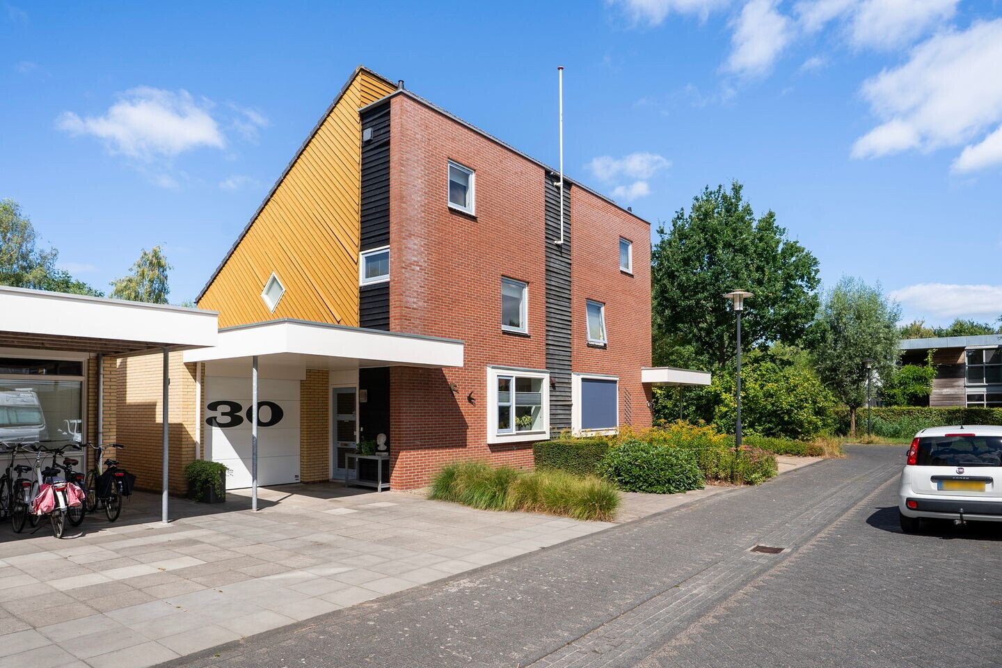 Twee-onder-één-kap te koop: CARLIERSTRAAT 30, Leeuwarden