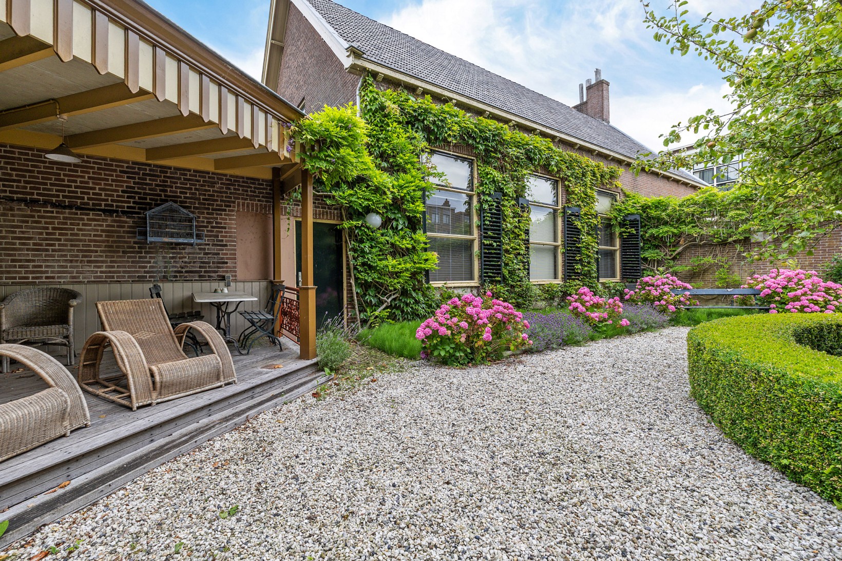 Tussenwoning te koop: Emmakade 5, Leeuwarden