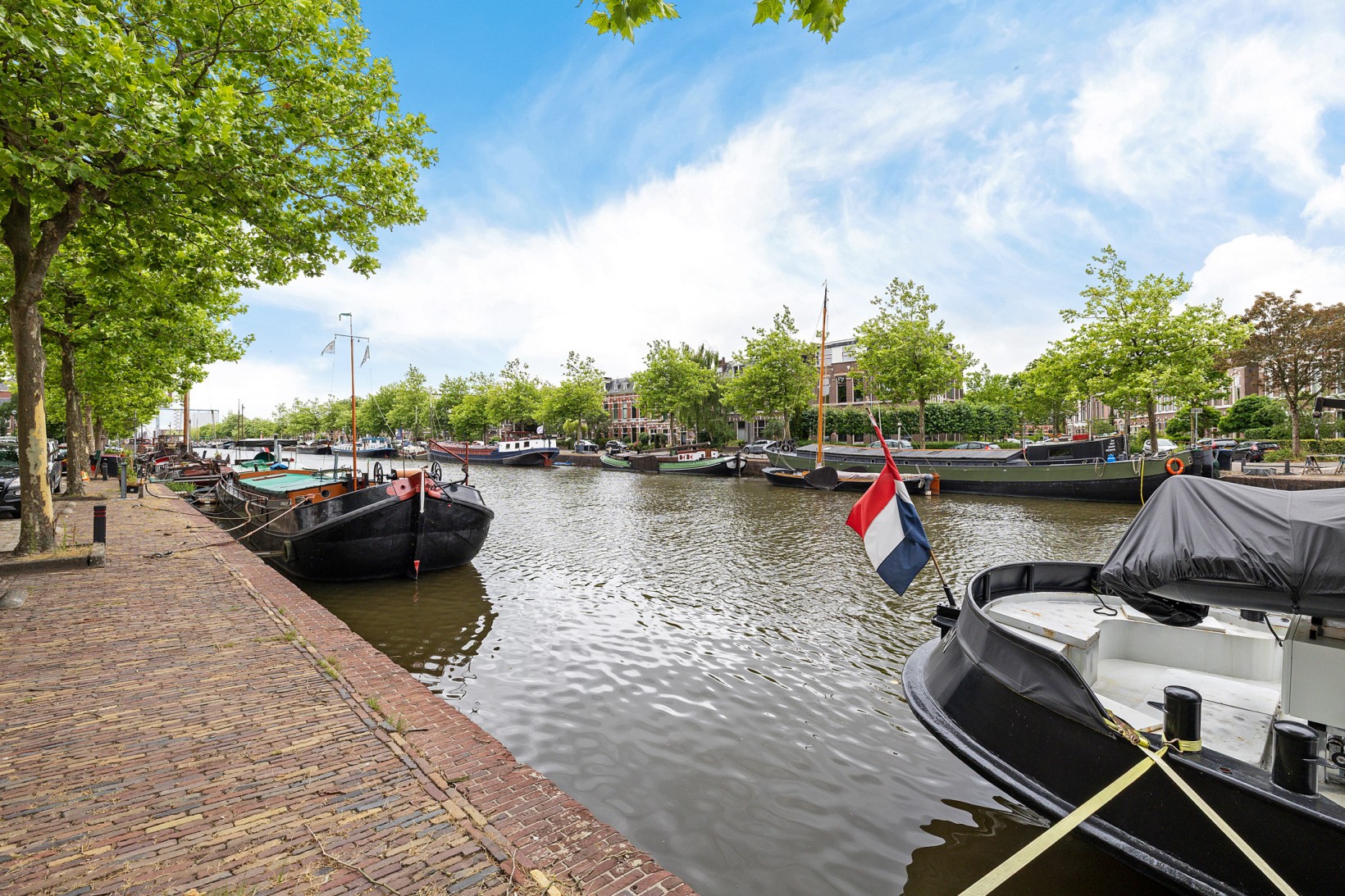 Tussenwoning te koop: Emmakade 5, Leeuwarden