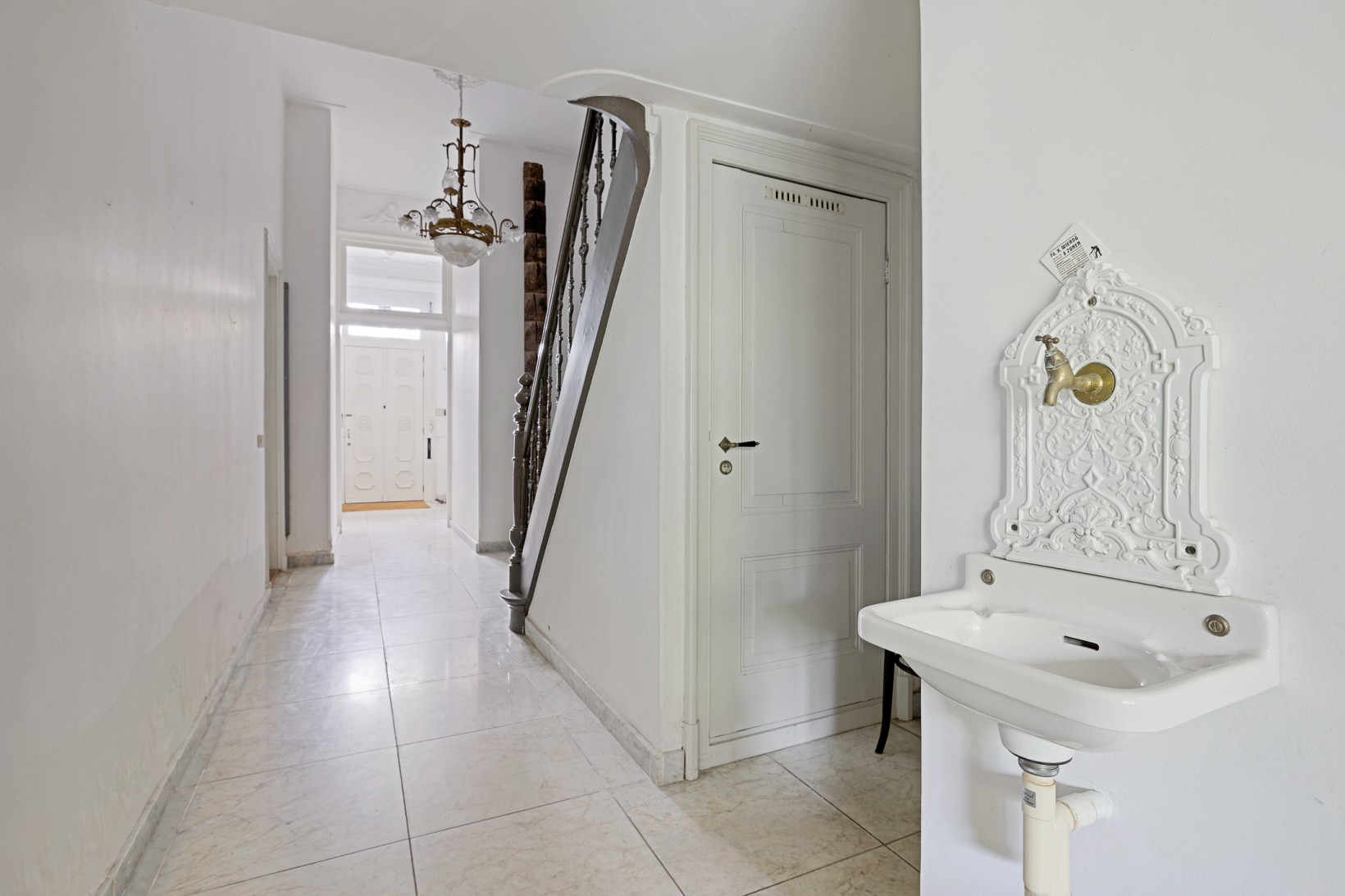 Tussenwoning te koop: Emmakade 5, Leeuwarden