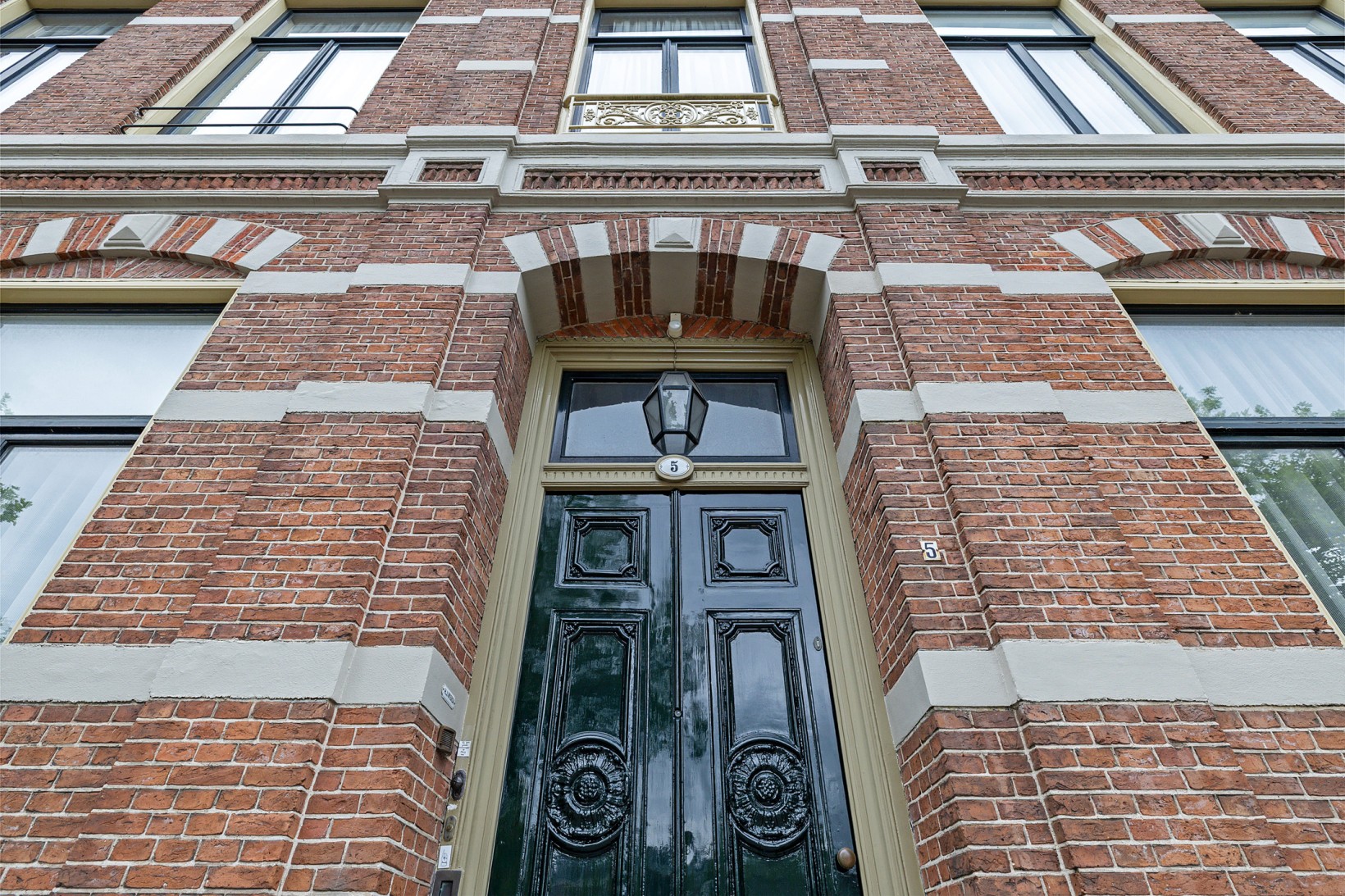Tussenwoning te koop: Emmakade 5, Leeuwarden