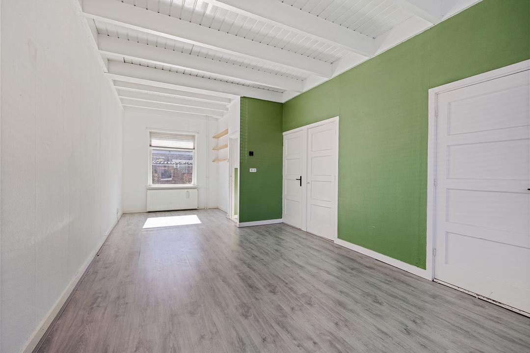 Tussenwoning te koop: van Cronenburchstraat 11, Leeuwarden